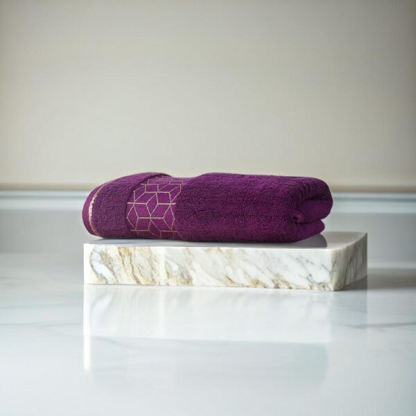Diamond Magenta_20250321_134927883 Aqua Bath Towel - Cubic Magenta 114